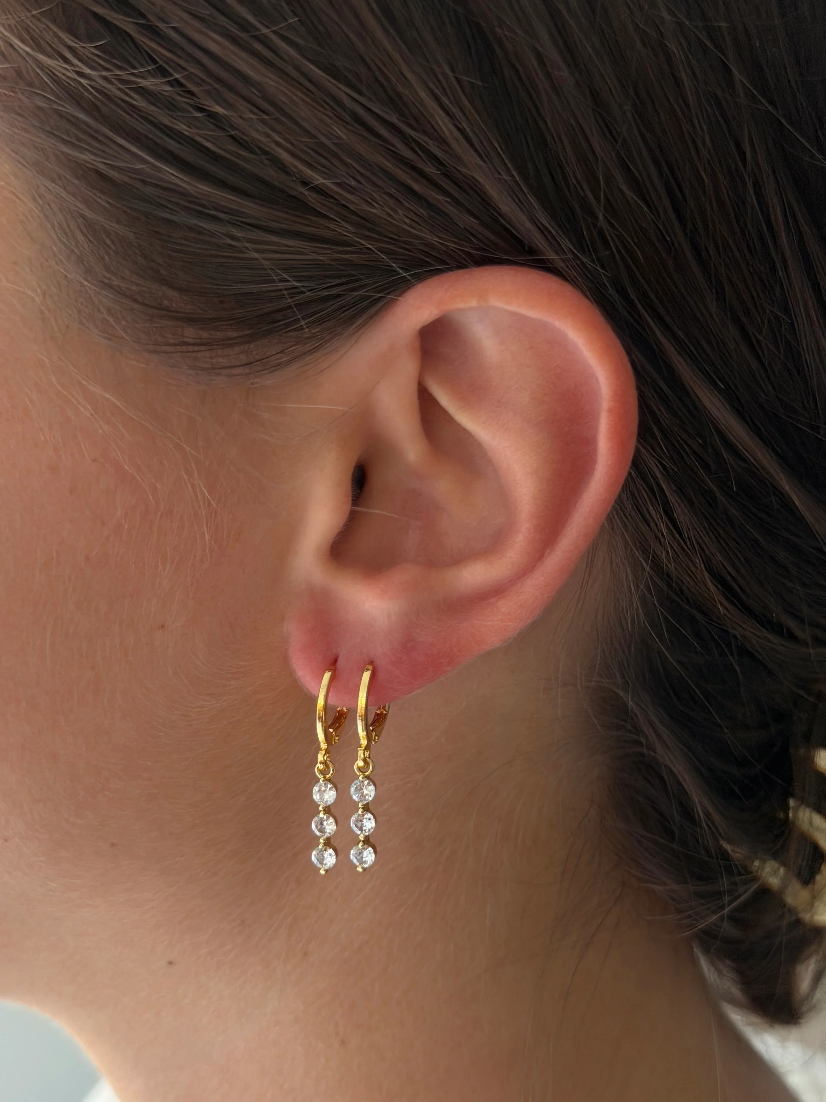 ANNE HUGGIE HOOPS