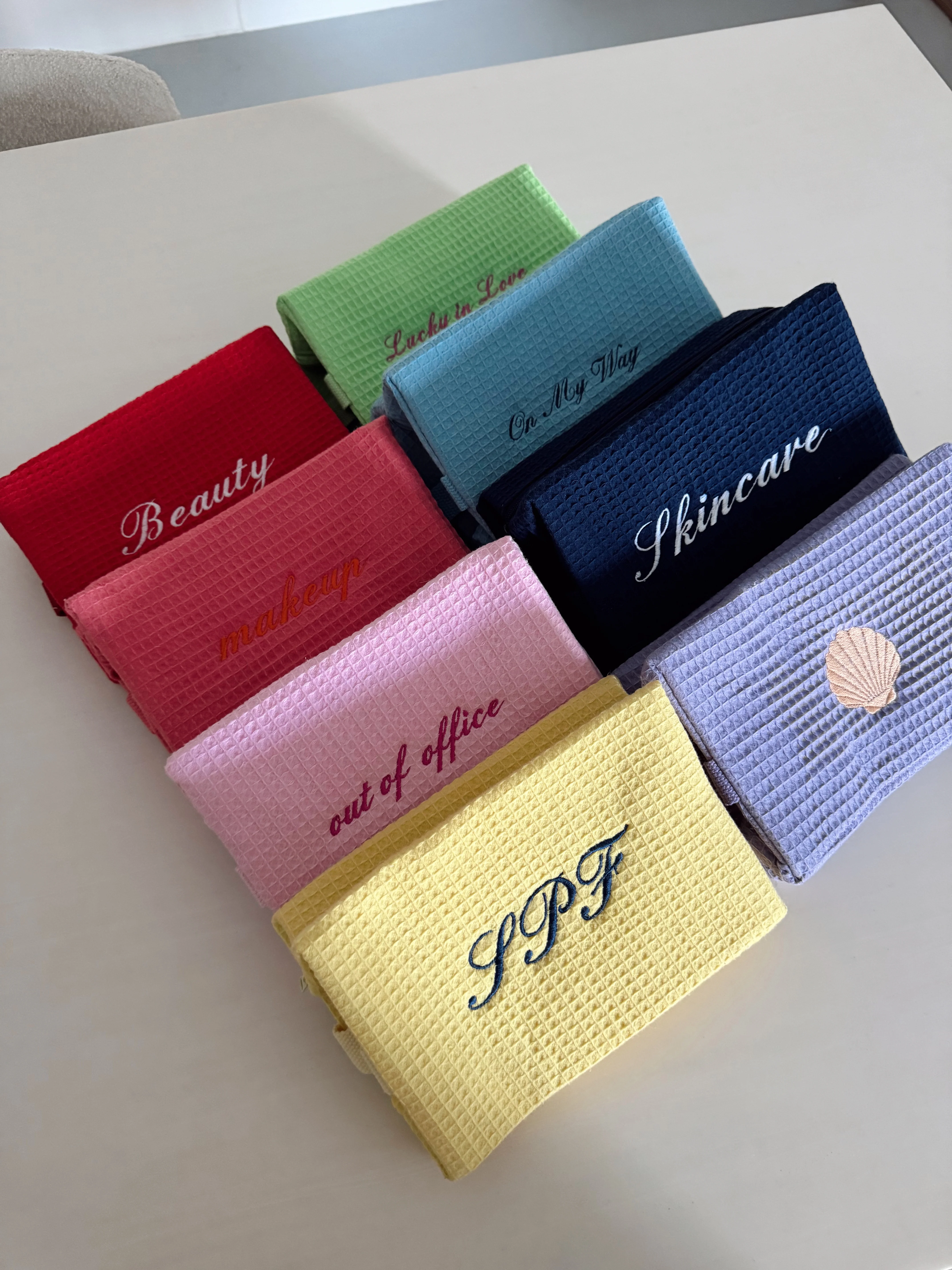 COLORED EMBROIDERY CLASSIC POUCH