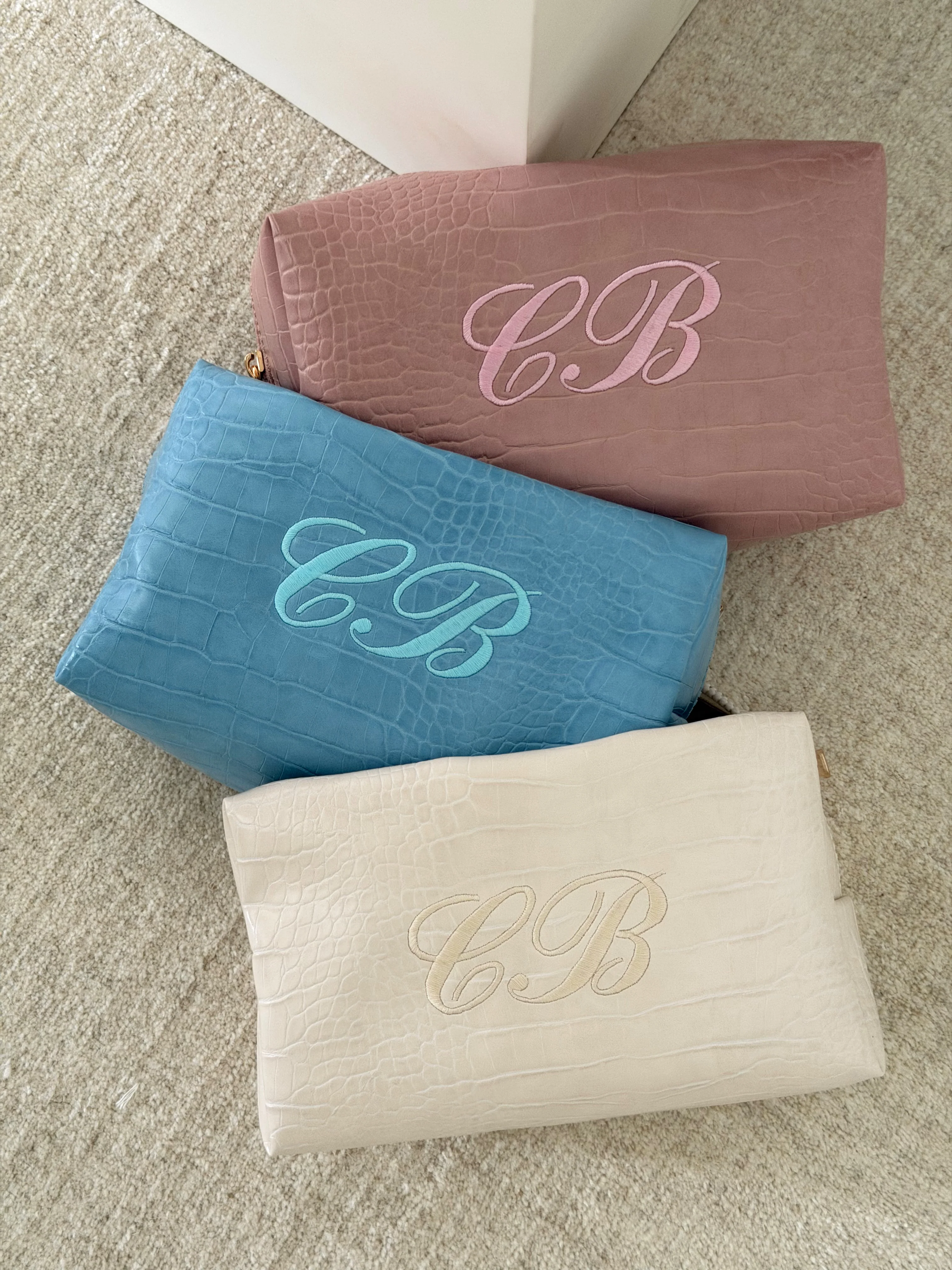 CUSTOM INITIAL POUCH