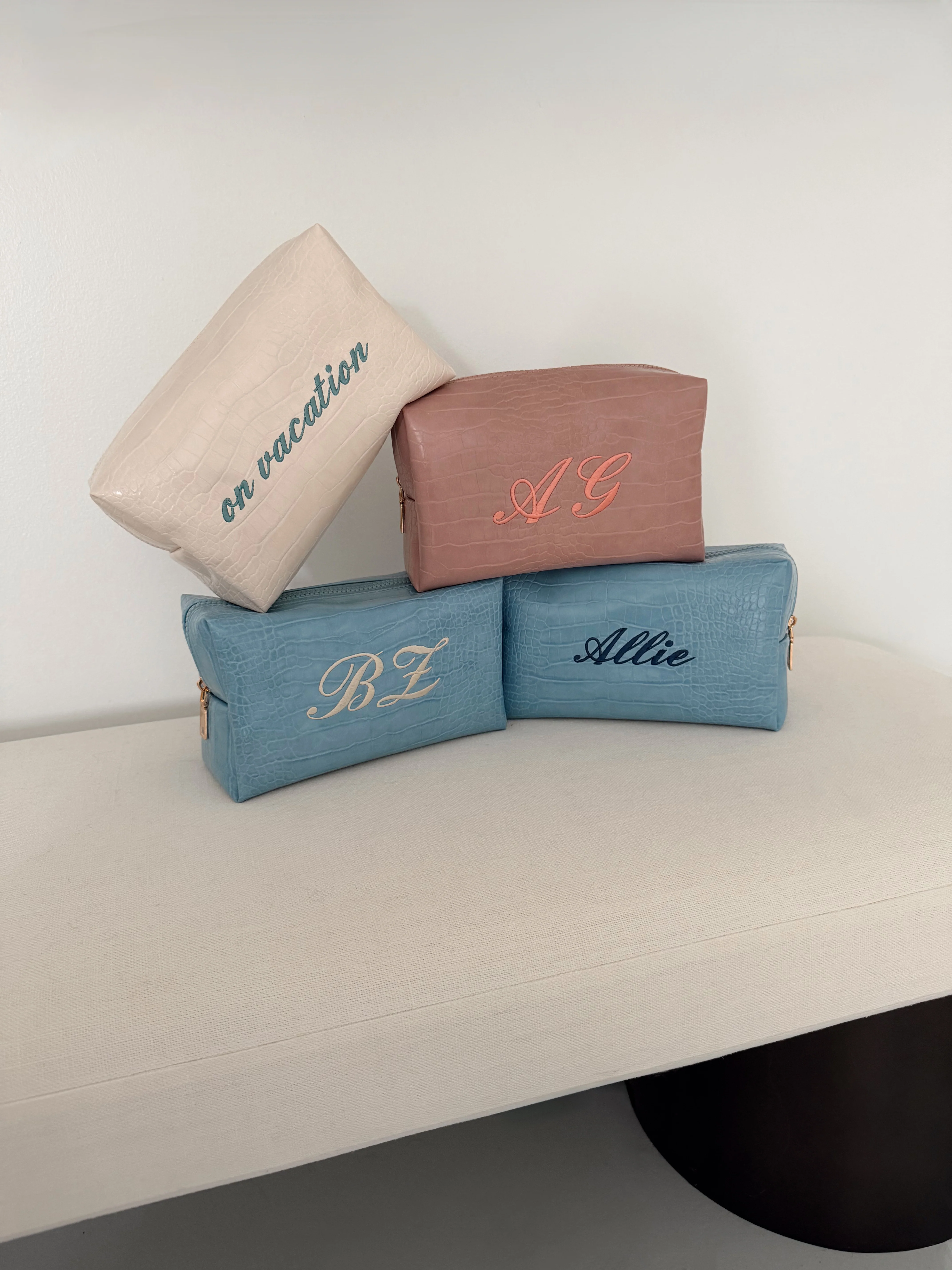 EMBROIDERED CROC POUCH - Image 4