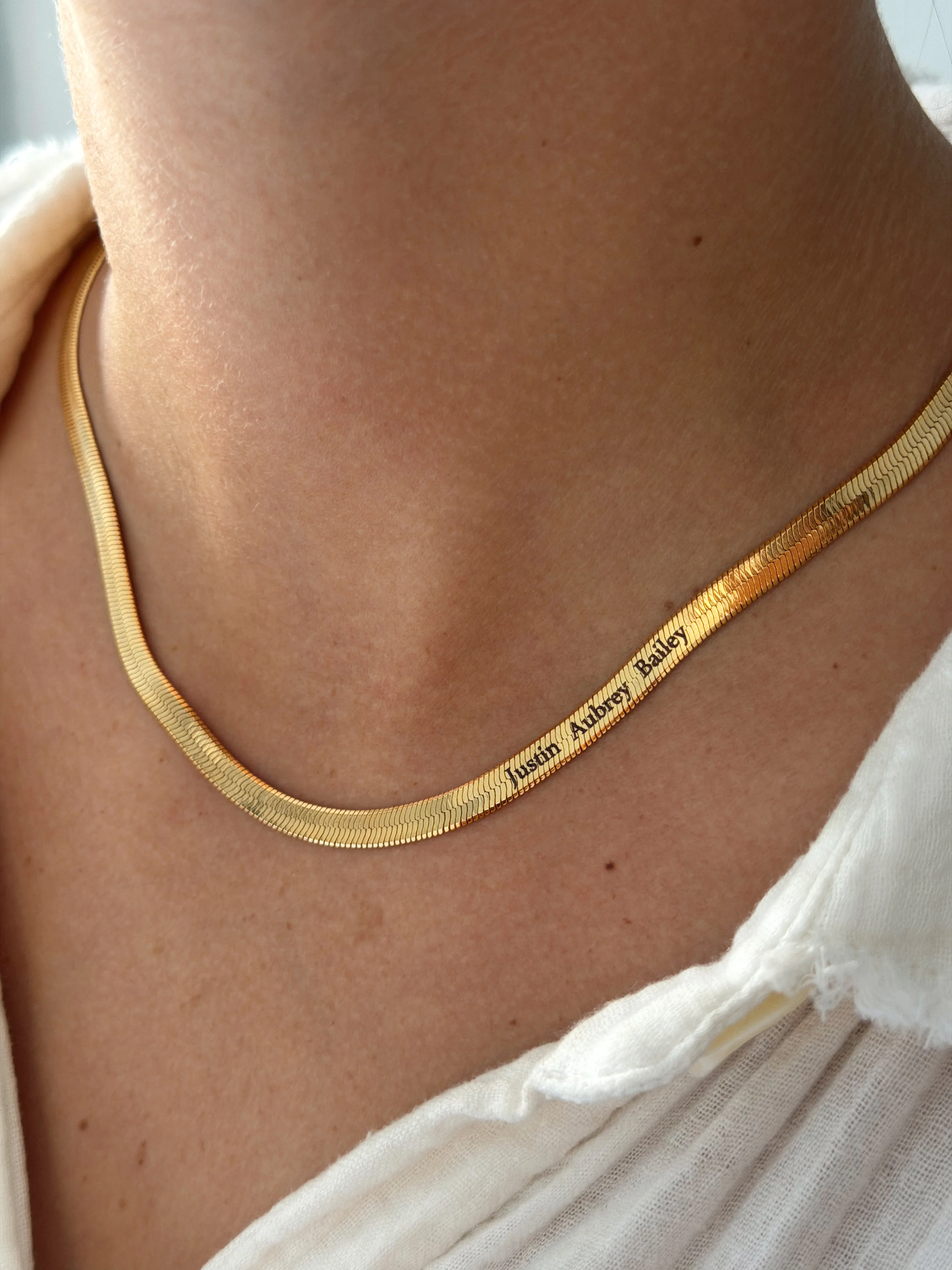 ENGRAVED SNAKE CHAIN NECKLACE - Image 2