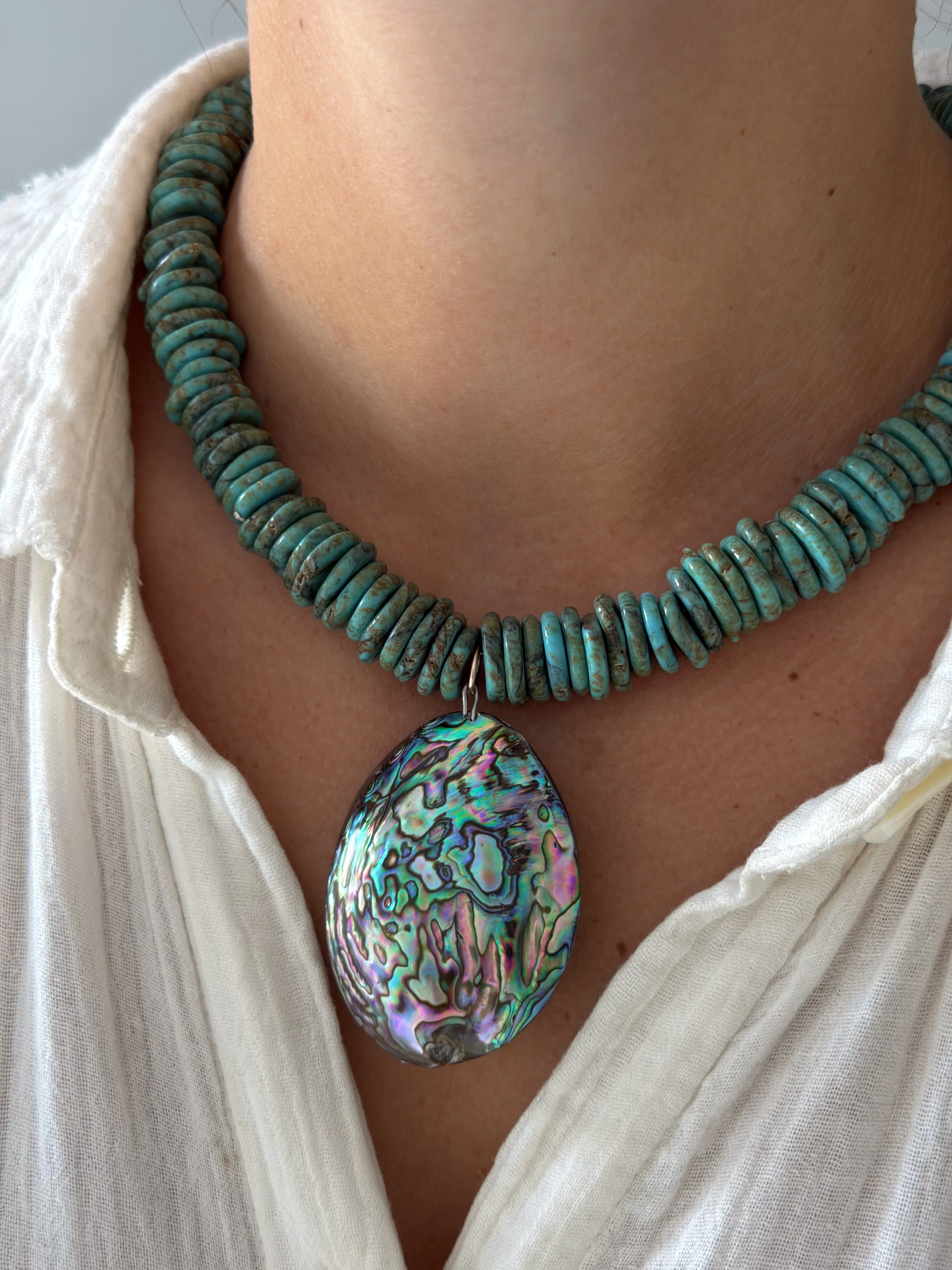GILL SHELL NECKLACE