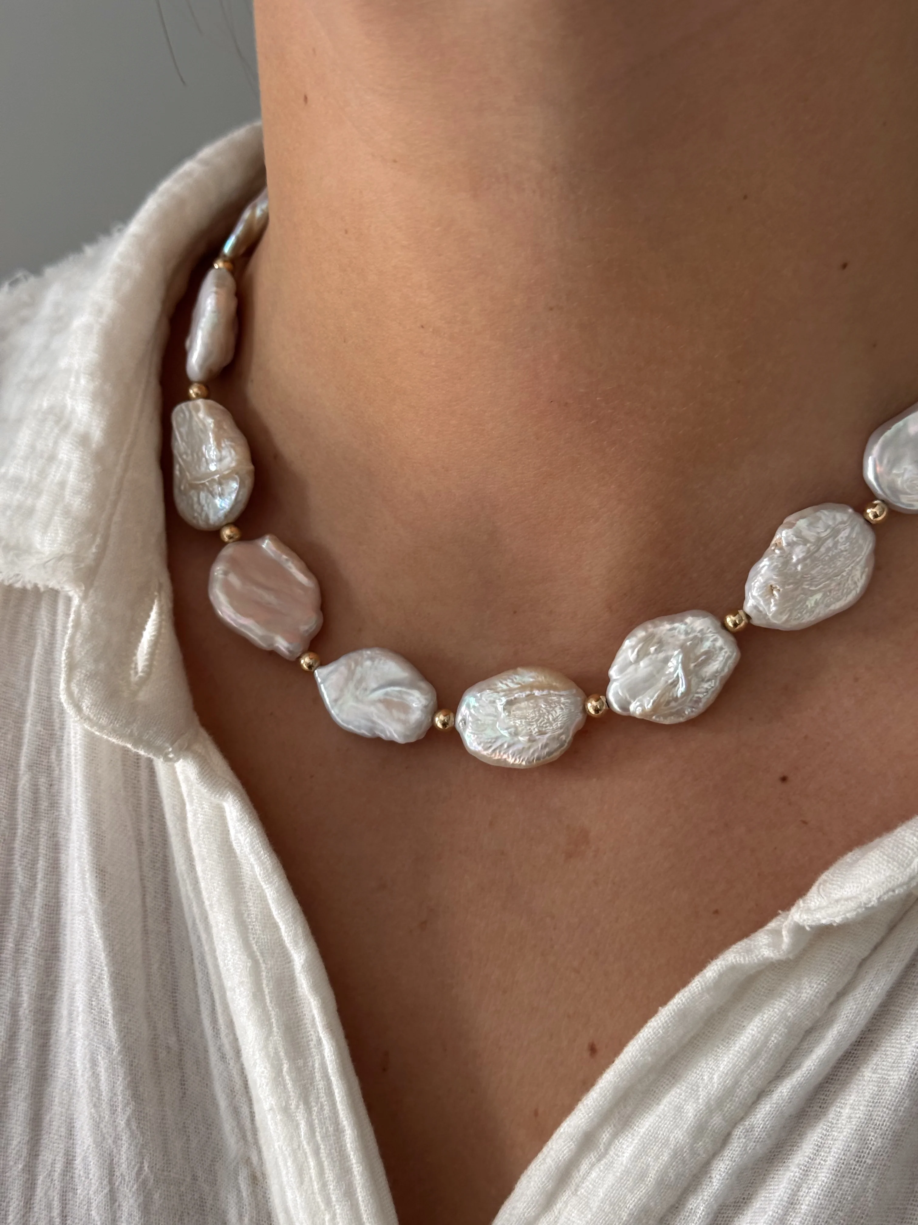 GOLDEN AUBREY NECKLACE