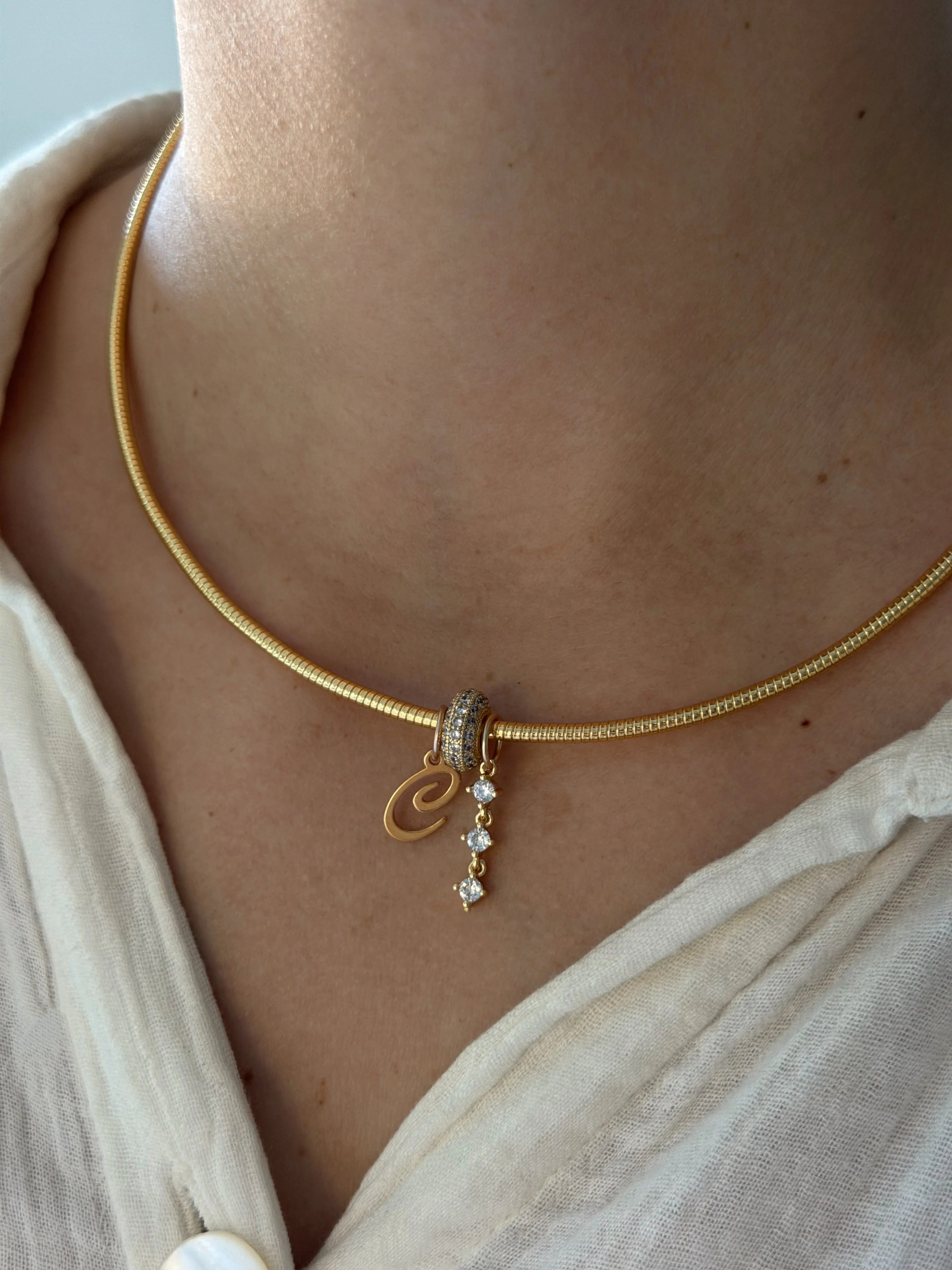 LIV COLLAR NECKLACE