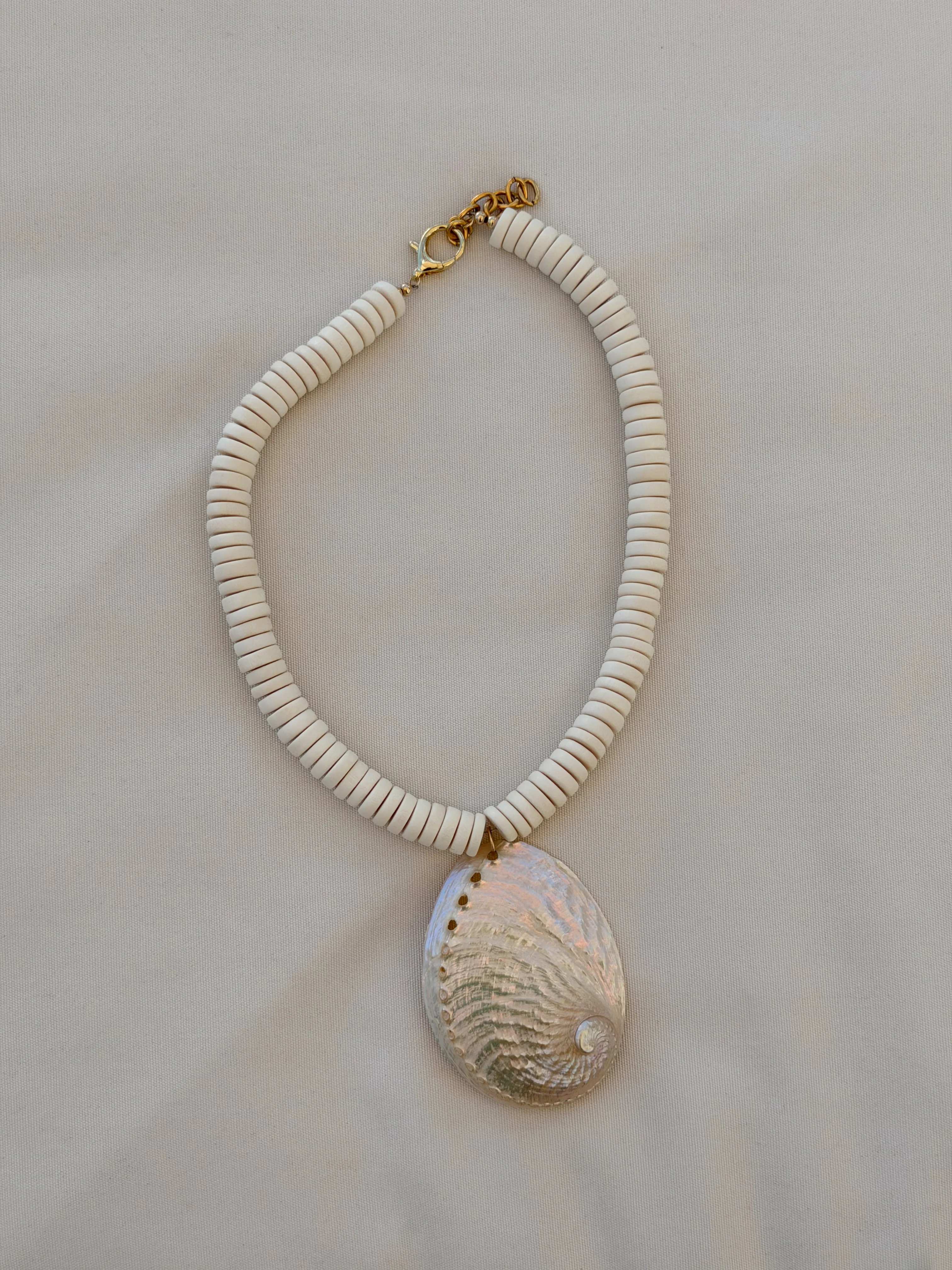 MAXI SHELL NECKLACE - Image 2