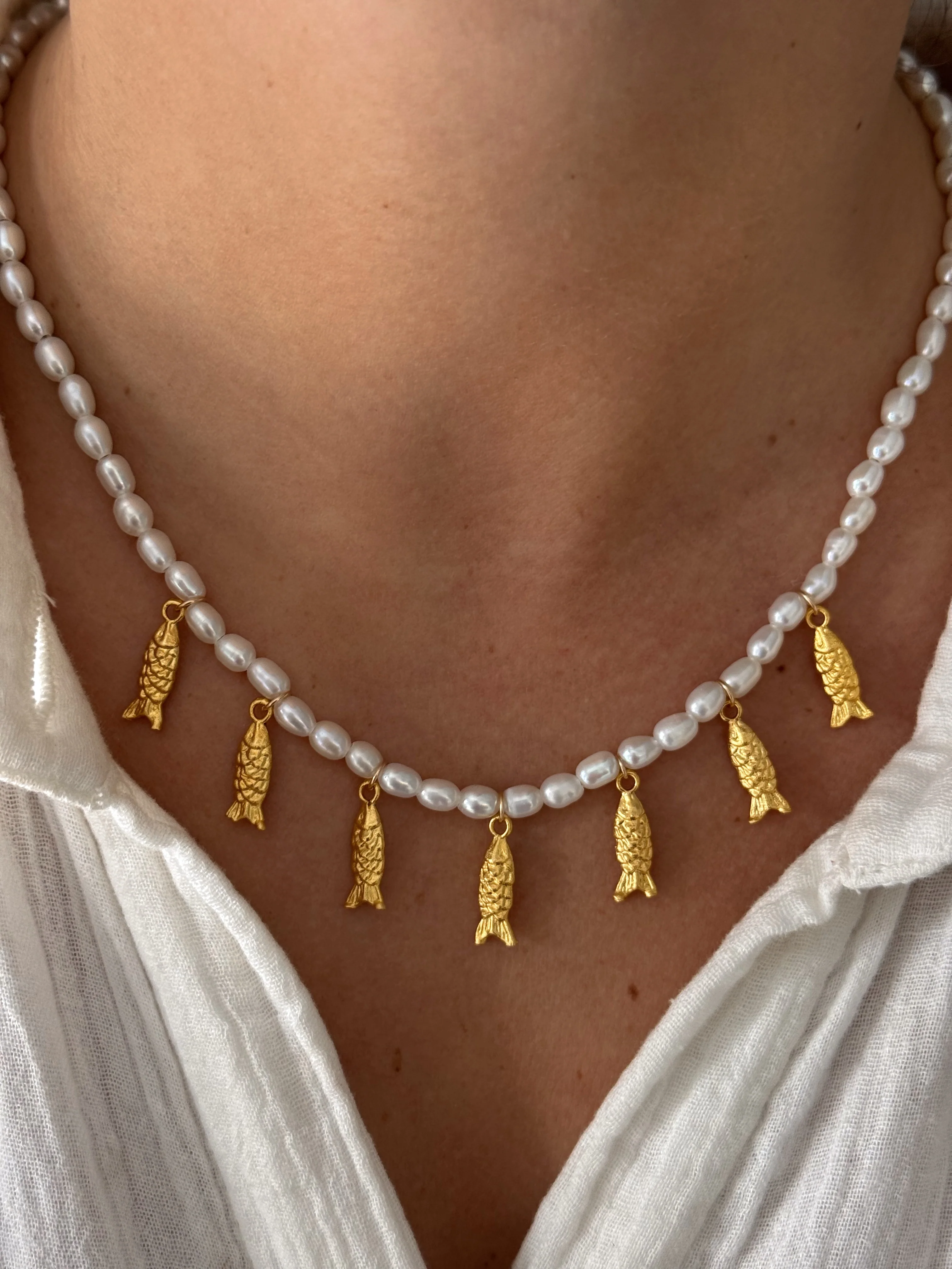 NORTHERN GIRL FISH NECKLACE