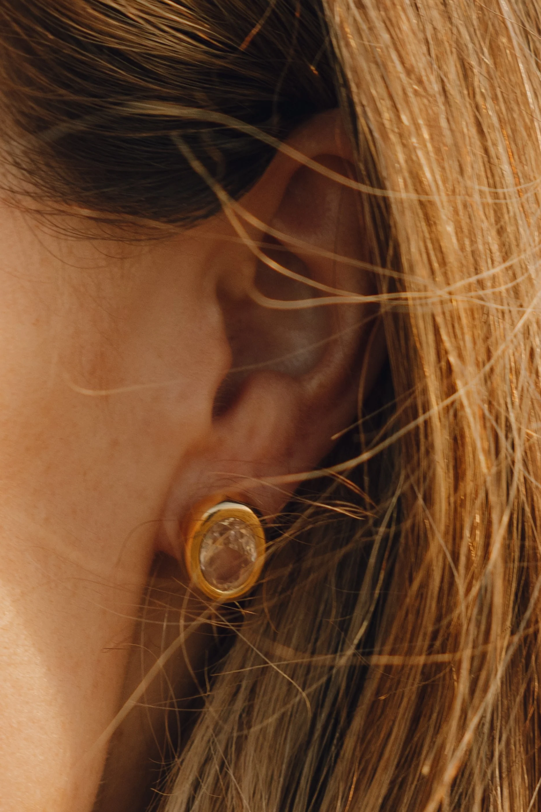 OVAL BEZEL STUDS - Image 2