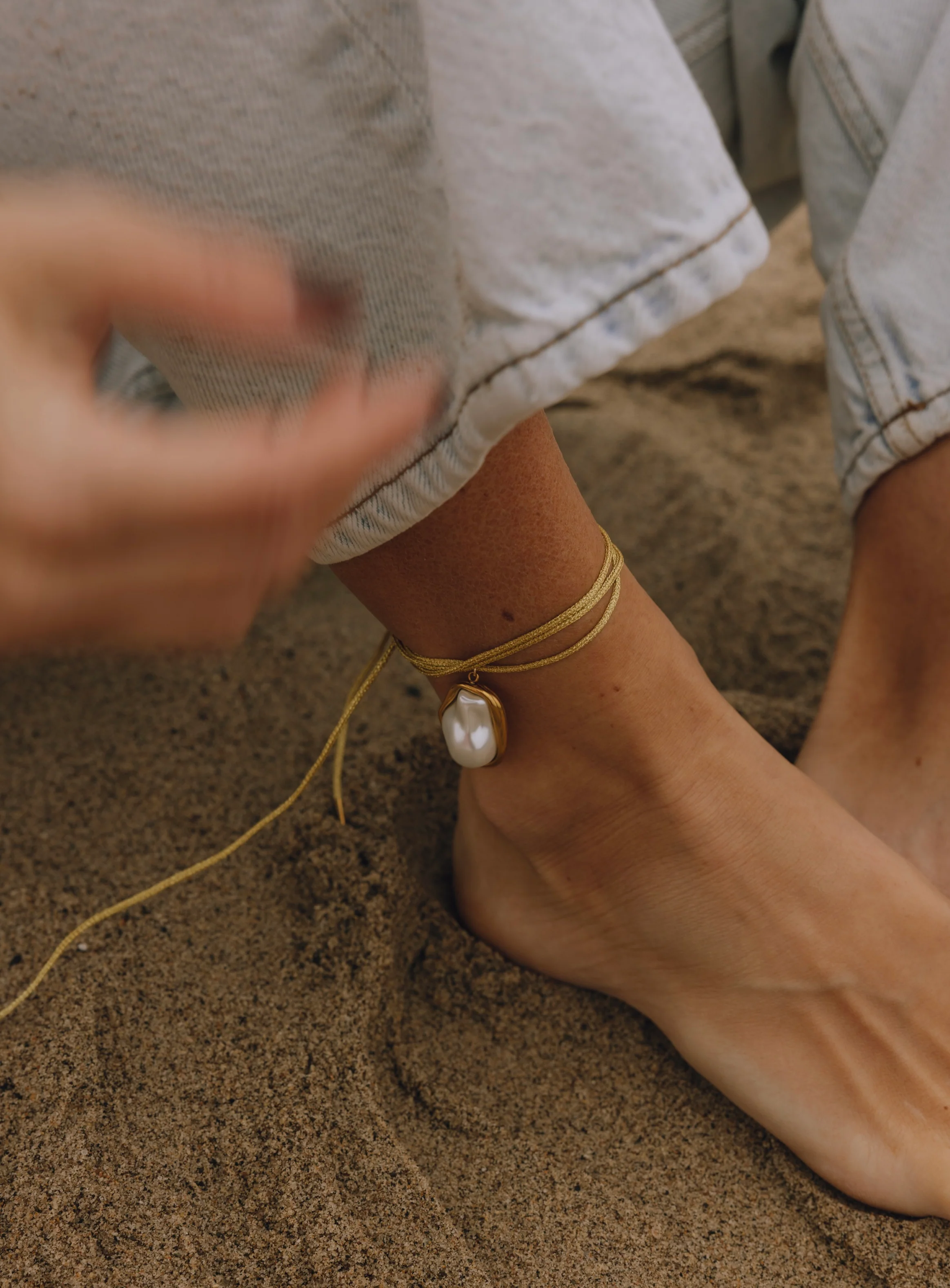 PEARL BEZEL CORD STRAND - Image 3