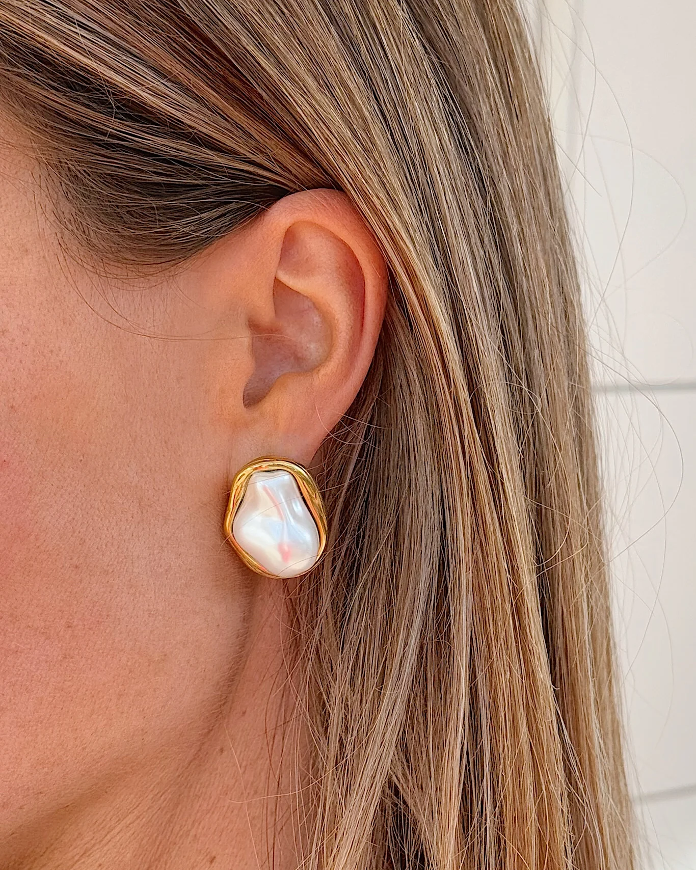 PEARL BEZEL STUDS