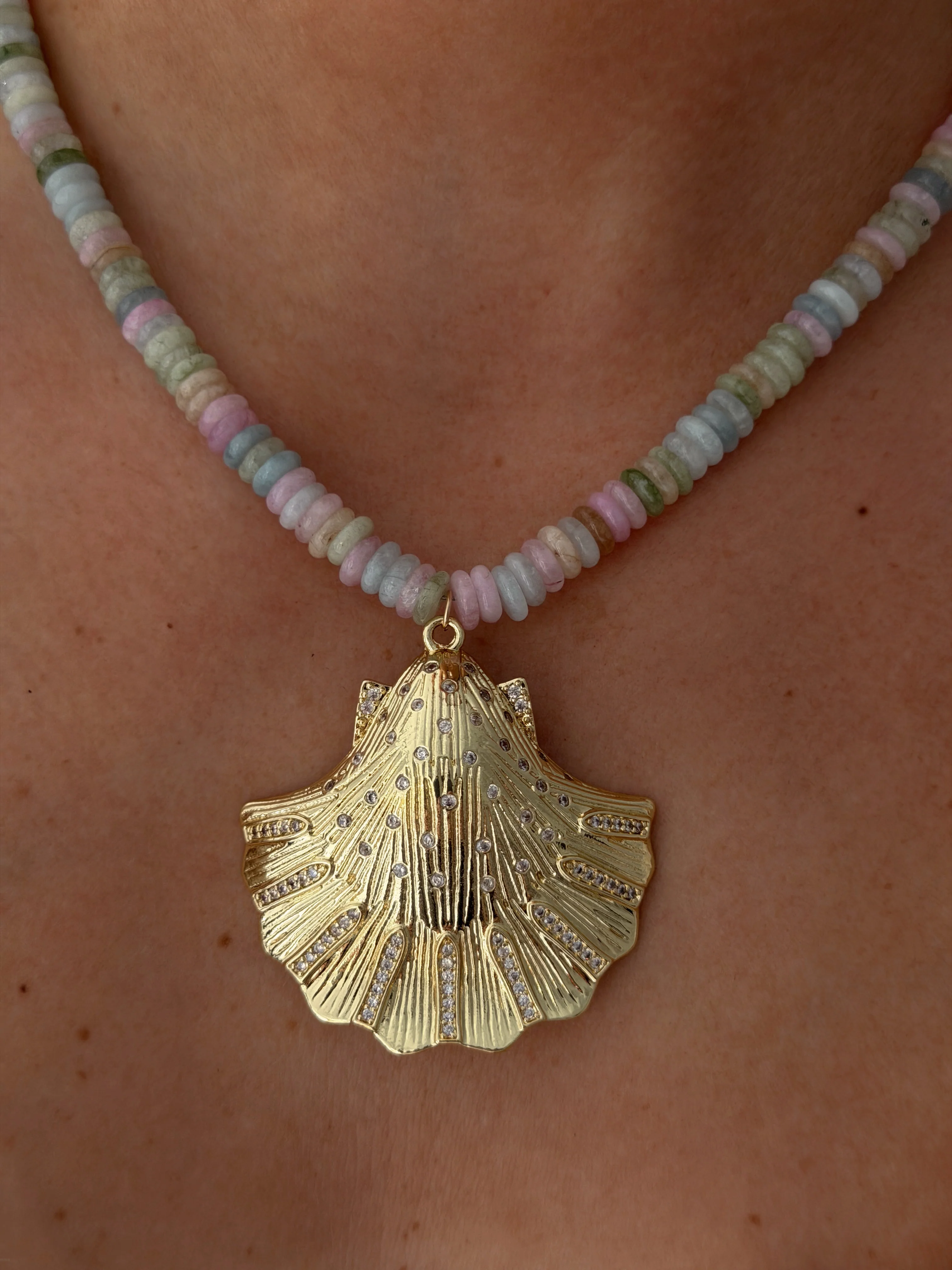 SALLY SHELL NECKLACE