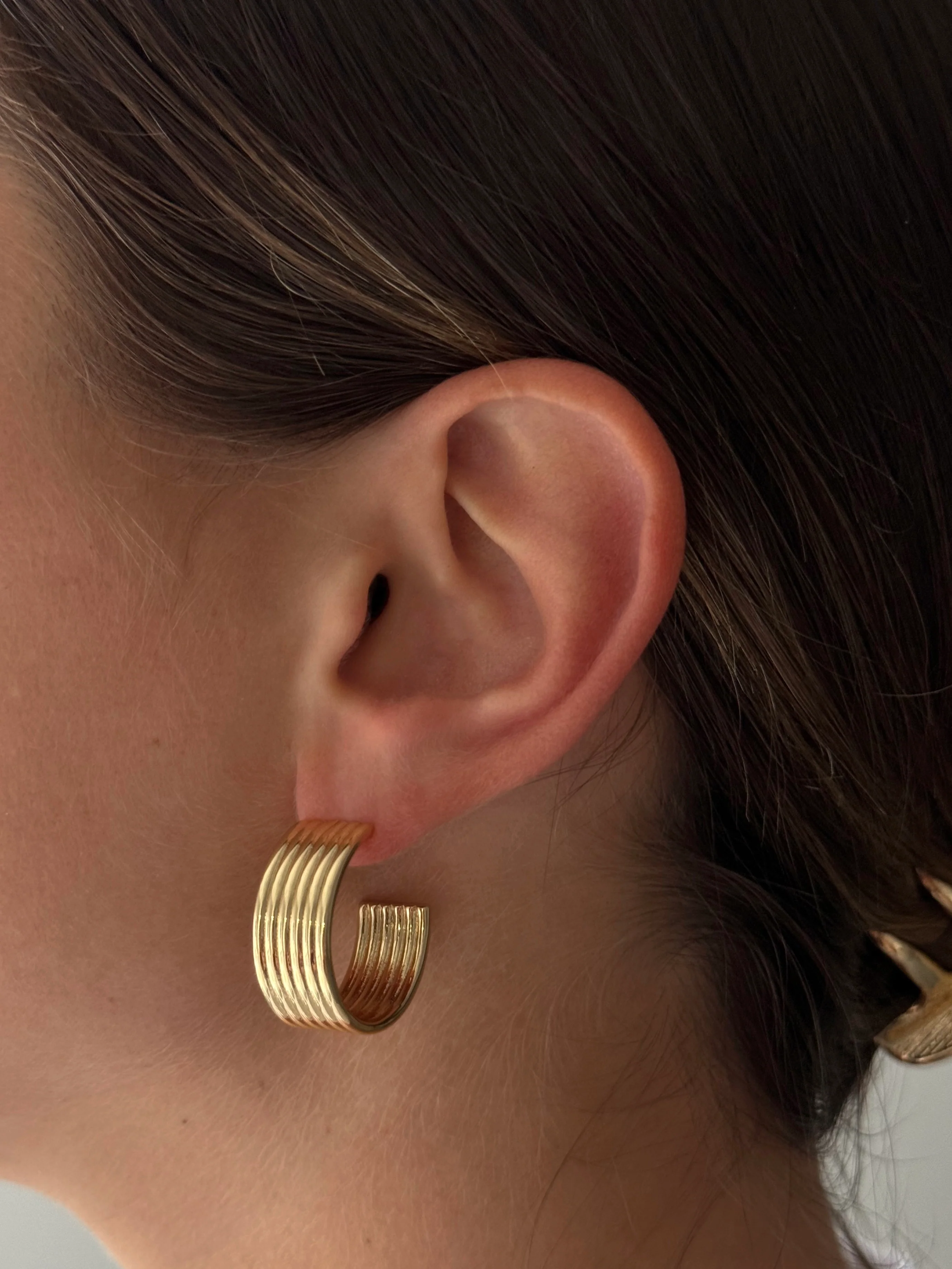 SIX RING HOOPS