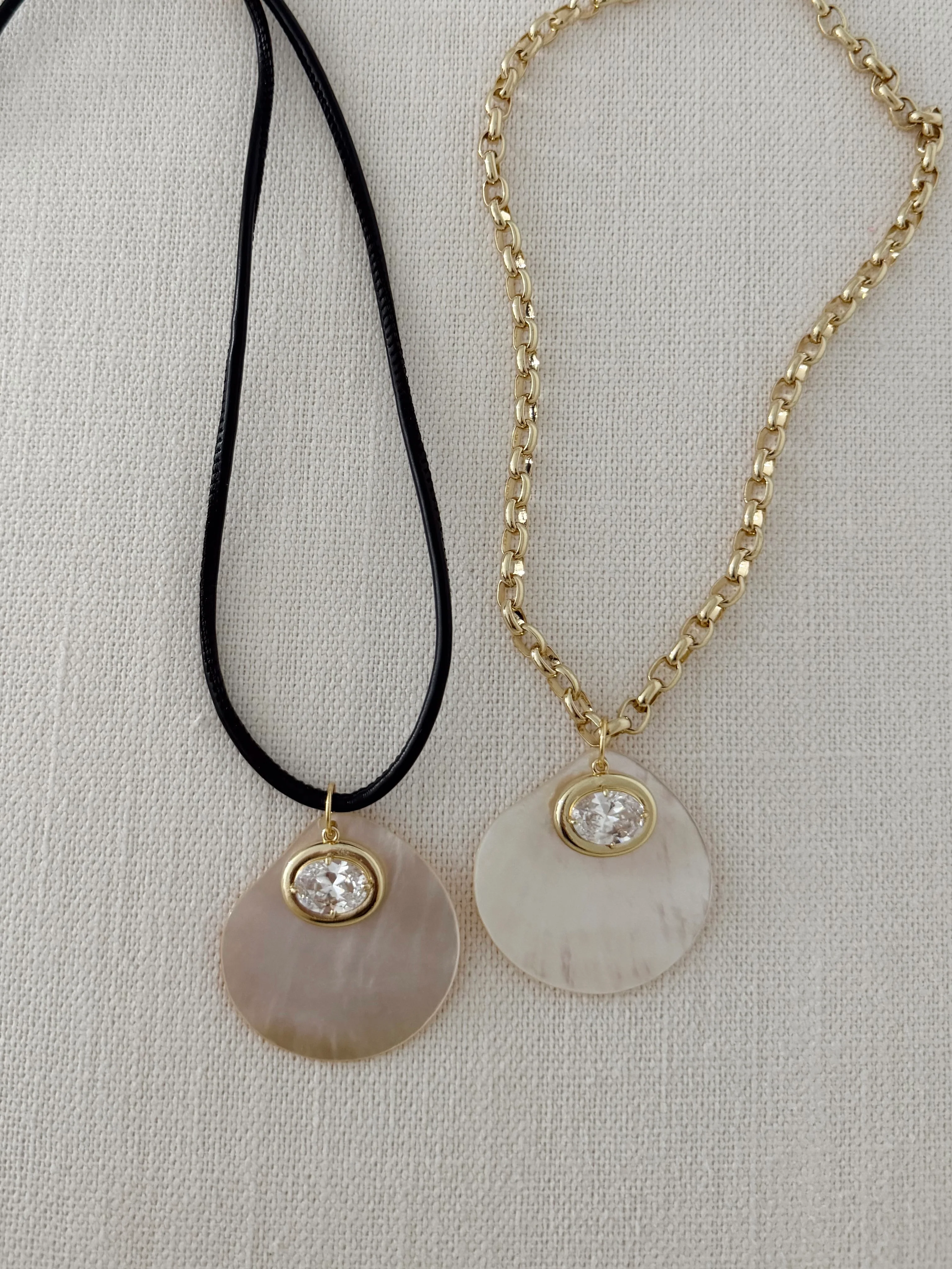 STEPH SHELL NECKLACE - Image 3